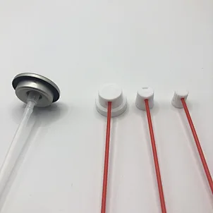 Carburetor cleaner can nozzle tip assembly
